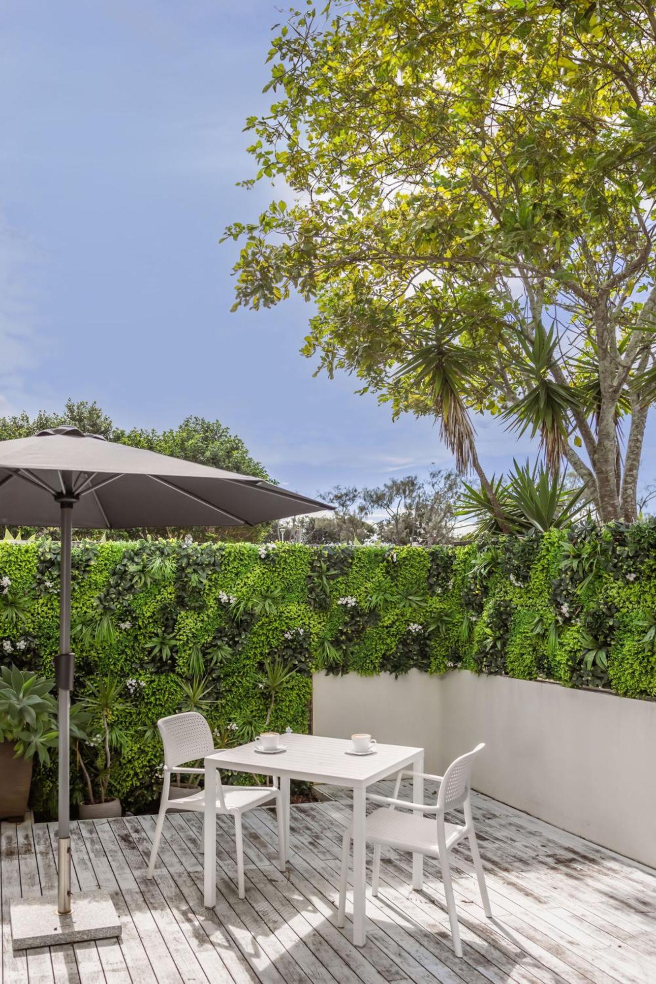 Waves Byron Bay Hotel Exterior foto