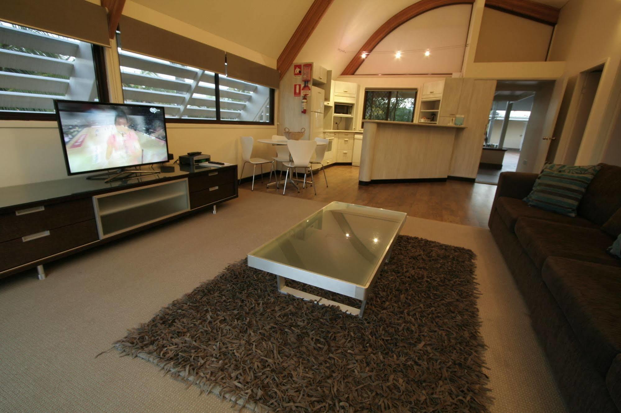 Waves Byron Bay Hotel Exterior foto